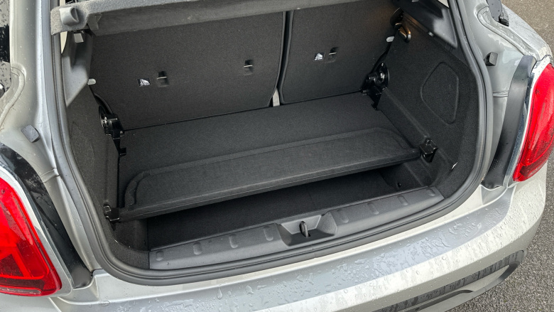 MINI Hatchback 1.5 Cooper Classic Premium 5dr Petrol Hatchback